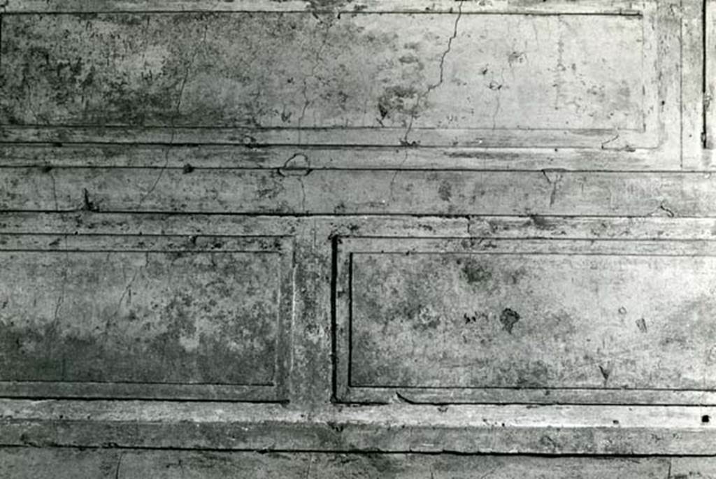 I.15.3 Pompeii. 1972. Room 6. House of Ship Europa, W cubiculum, right E wall.  Photo courtesy of Anne Laidlaw.
American Academy in Rome, Photographic Archive. Laidlaw collection _P_72_16_34.