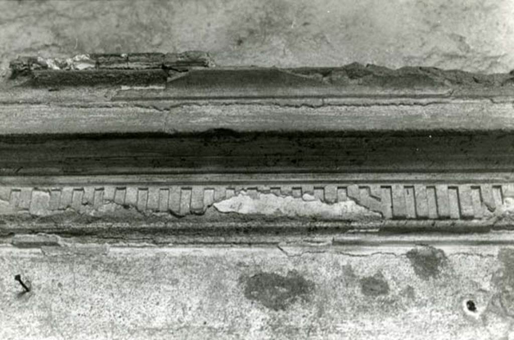 I.15.3 Pompeii. 1979. Room 4. House of Ship Europa, W cubiculum, detail of execution on N wall.  Photo courtesy of Anne Laidlaw.
American Academy in Rome, Photographic Archive. Laidlaw collection _P_79_1_12.