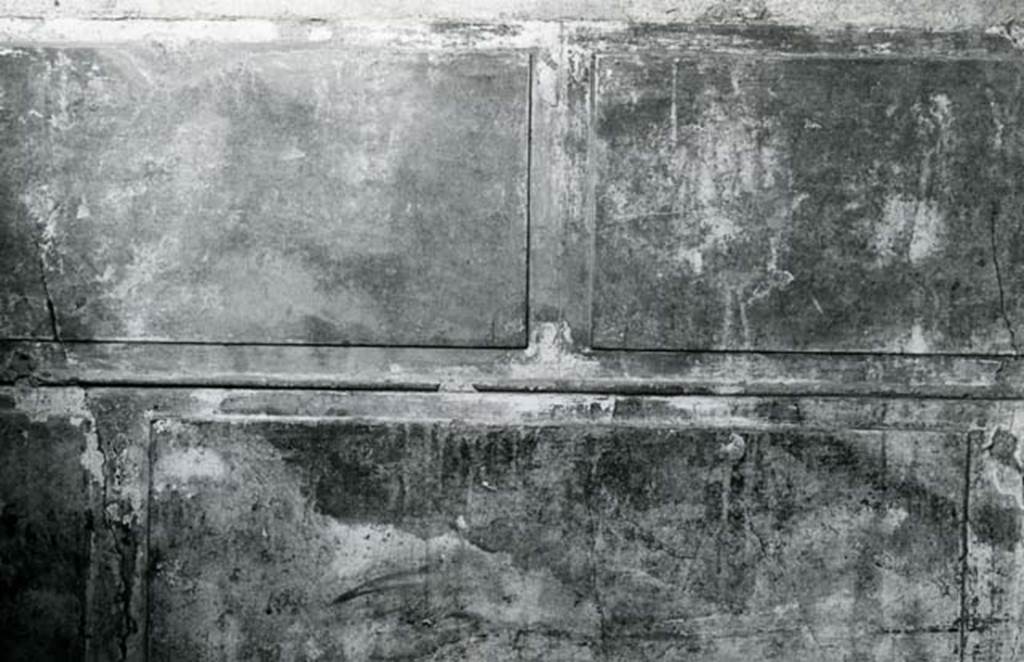 I.15.3 Pompeii. 1972. Room 4. House of Ship Europa, E cubiculum, right E wall.  Photo courtesy of Anne Laidlaw.
American Academy in Rome, Photographic Archive. Laidlaw collection _P_72_16_11.