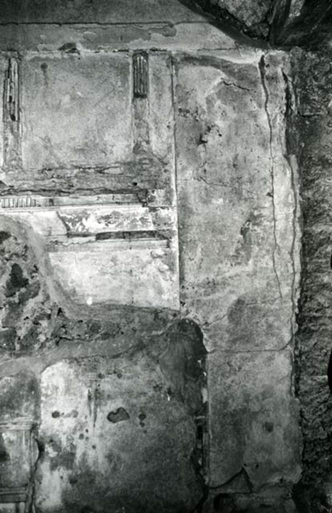 I.15.3 Pompeii. 1972. Room 4. House of Ship Europa, E cubiculum, upper right E wall at SE end.  Photo courtesy of Anne Laidlaw.
American Academy in Rome, Photographic Archive. Laidlaw collection _P_72_16_5.