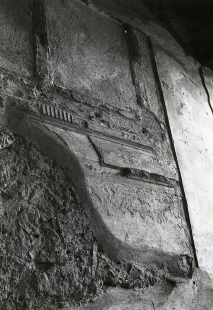 I.15.3 Pompeii. 1968. Room 4. House of Ship Europa, E cubiculum (colonnettes), right E wall, right side.  Photo courtesy of Anne Laidlaw.
American Academy in Rome, Photographic Archive. Laidlaw collection _P_68_3_30.