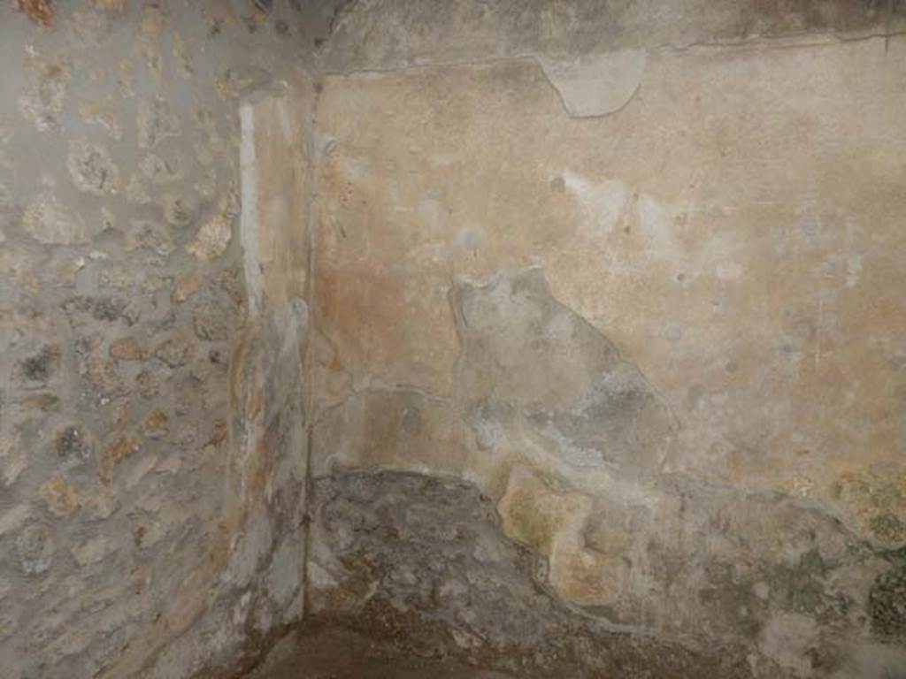 I.15.3 Pompeii. May 2015. Room 2, next to triclinium 1, north-west corner. 
Photo courtesy of Buzz Ferebee.