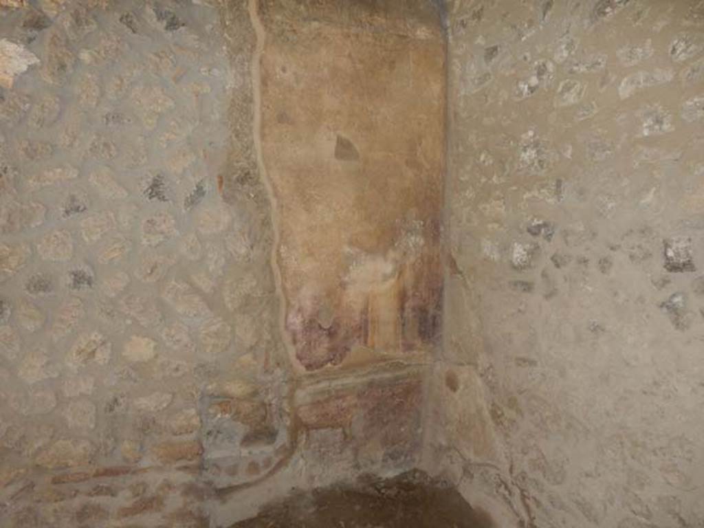 I.15.3 Pompeii. May 2015. Recess in north-west corner of triclinium 1.
Photo courtesy of Buzz Ferebee.