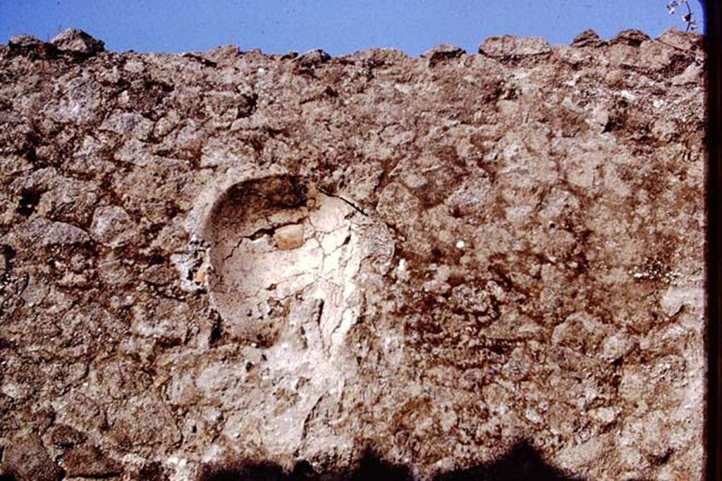 I.15.3 side wall, Pompeii. 1972. Exterior wall on Vicolo della Nave Europa. Photo by Stanley A. Jashemski. 
Source: The Wilhelmina and Stanley A. Jashemski archive in the University of Maryland Library, Special Collections (See collection page) and made available under the Creative Commons Attribution-Non Commercial License v.4. See Licence and use details. J72f0376