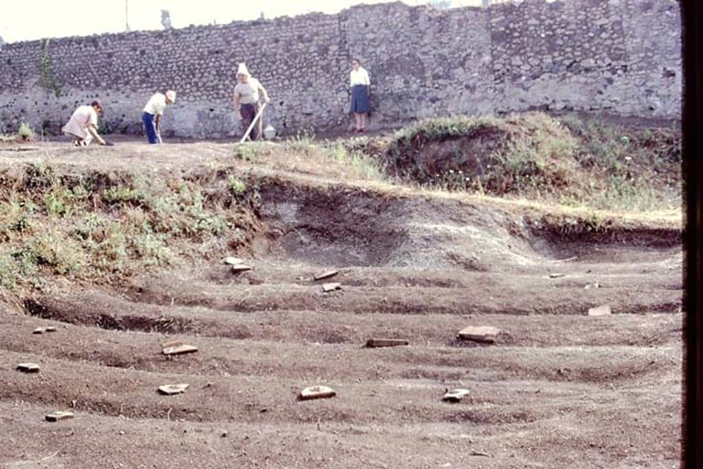 I.15.3 Pompeii. 1972. Looking towards east. Photo by Stanley A. Jashemski. 
Source: The Wilhelmina and Stanley A. Jashemski archive in the University of Maryland Library, Special Collections (See collection page) and made available under the Creative Commons Attribution-Non Commercial License v.4. See Licence and use details. J72f0246