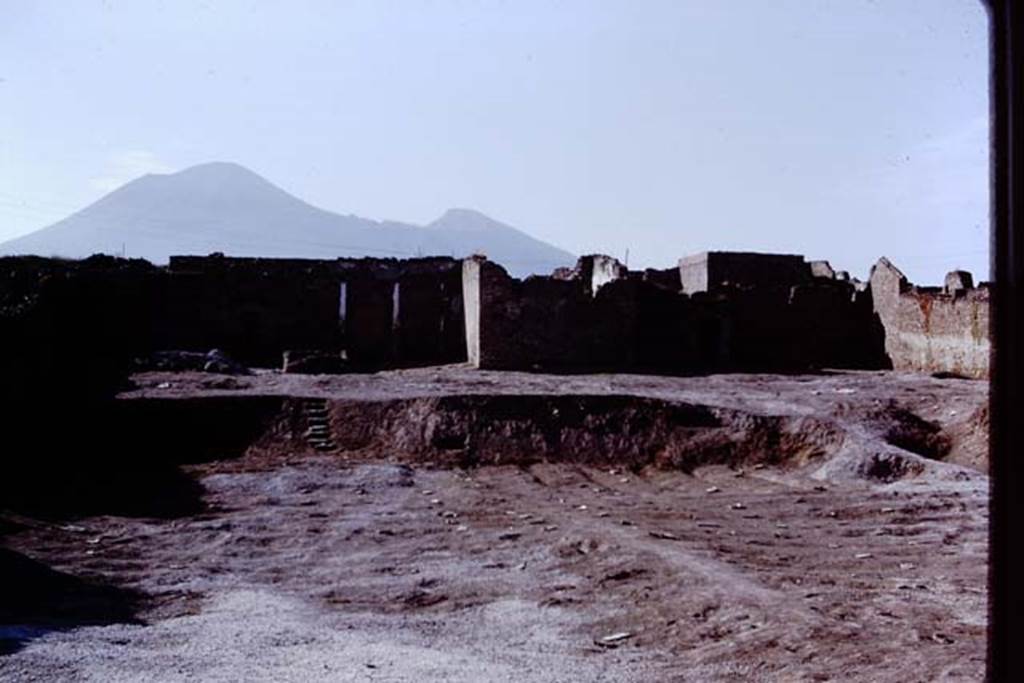 I.15.3 Pompeii. 1972. Looking north. Photo by Stanley A. Jashemski. 
Source: The Wilhelmina and Stanley A. Jashemski archive in the University of Maryland Library, Special Collections (See collection page) and made available under the Creative Commons Attribution-Non Commercial License v.4. See Licence and use details. J72f0574