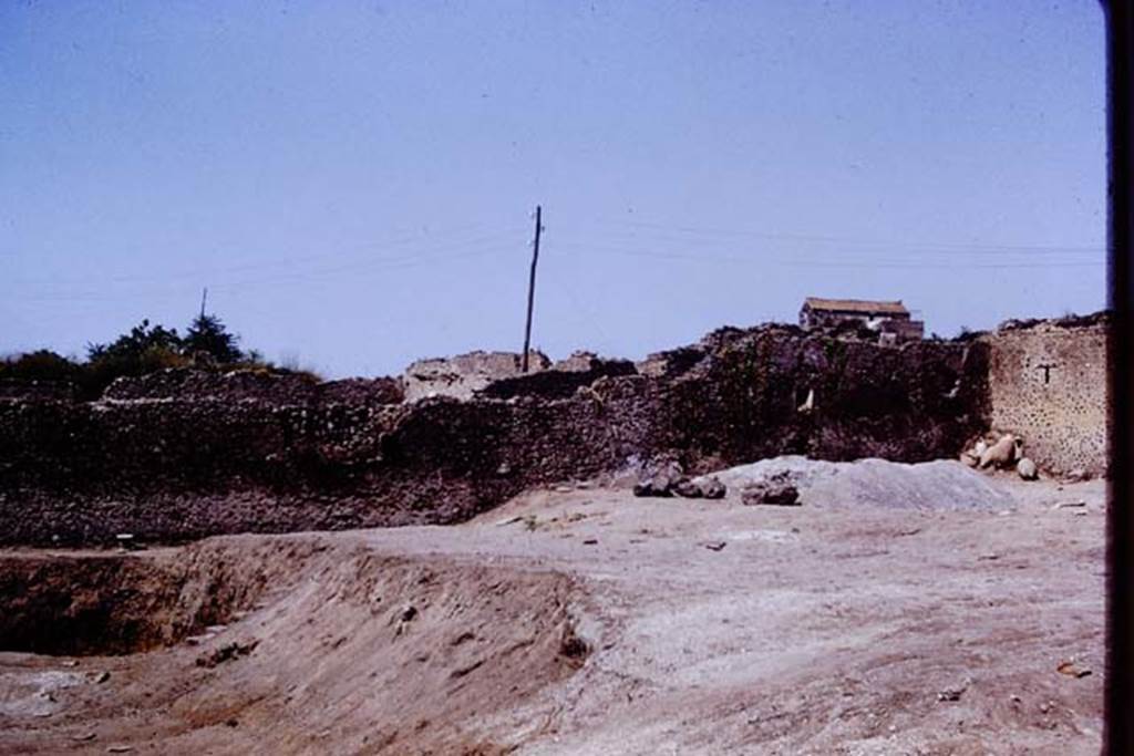 I.15.3 Pompeii. 1972. Looking west towards north-west corner. Photo by Stanley A. Jashemski. 
Source: The Wilhelmina and Stanley A. Jashemski archive in the University of Maryland Library, Special Collections (See collection page) and made available under the Creative Commons Attribution-Non Commercial License v.4. See Licence and use details. J72f0583