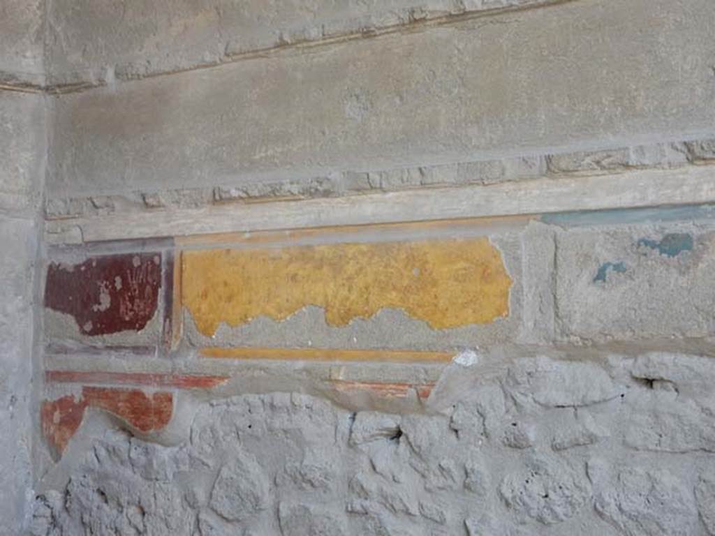 I.15.3 Pompeii. May 2015. Room 5. Entrance vestibule, detail of south end of west side. 
Photo courtesy of Buzz Ferebee.