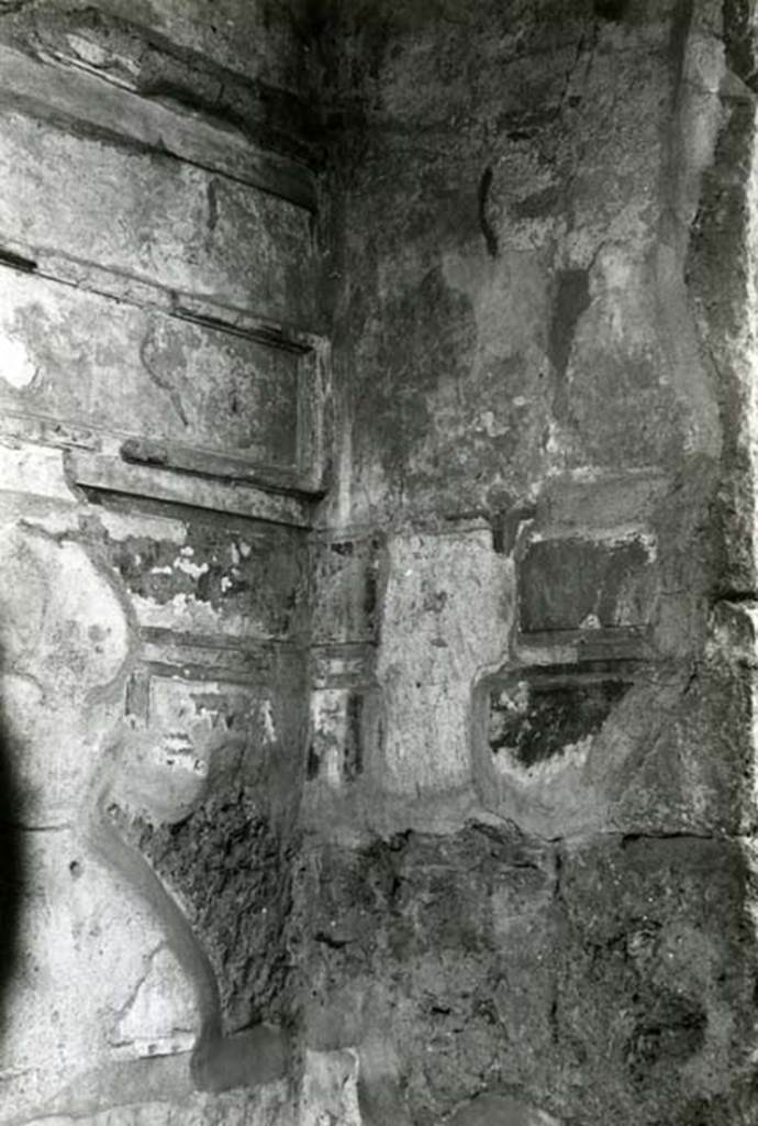 I.15.3 Pompeii. 1968. Room 5. House of Ship Europa, Nave, Fauces, right W side at N end.  
Photo courtesy of Anne Laidlaw.
American Academy in Rome, Photographic Archive. Laidlaw collection _P_68_3_35.