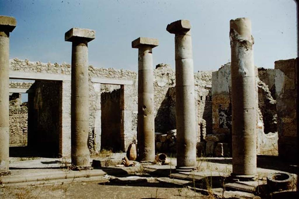 I.16.2 Pompeii. 1959. Looking north acros pseudoperistyle. Photo by Stanley A. Jashemski.
Source: The Wilhelmina and Stanley A. Jashemski archive in the University of Maryland Library, Special Collections (See collection page) and made available under the Creative Commons Attribution-Non Commercial License v.4. See Licence and use details.
J59f0208