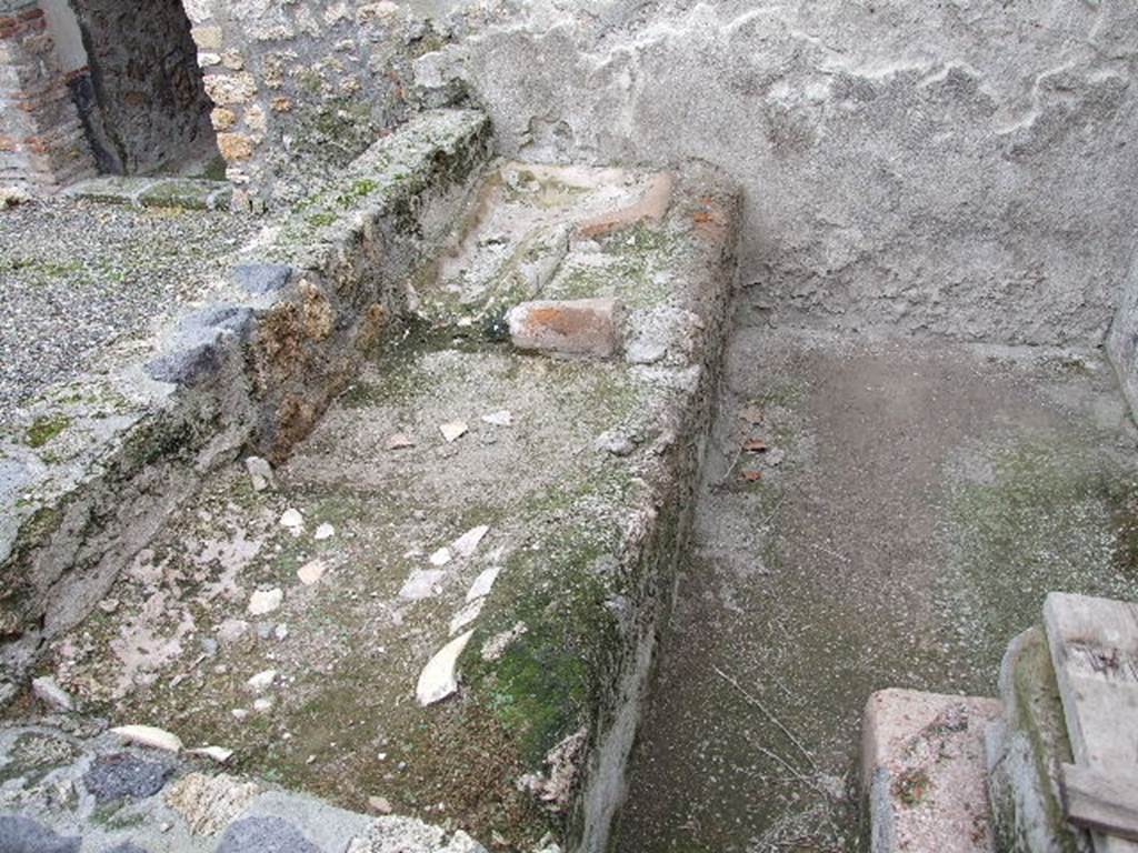 I.16.3 Pompeii. December 2006. Looking east into rectangular small garden or pool?