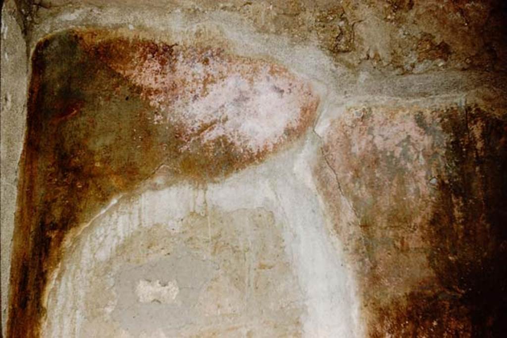 I.16.3 Pompeii. 1961. Detail of painted decoration on south wall. Photo by Stanley A. Jashemski.
Source: The Wilhelmina and Stanley A. Jashemski archive in the University of Maryland Library, Special Collections (See collection page) and made available under the Creative Commons Attribution-Non Commercial License v.4. See Licence and use details.
J61f0316