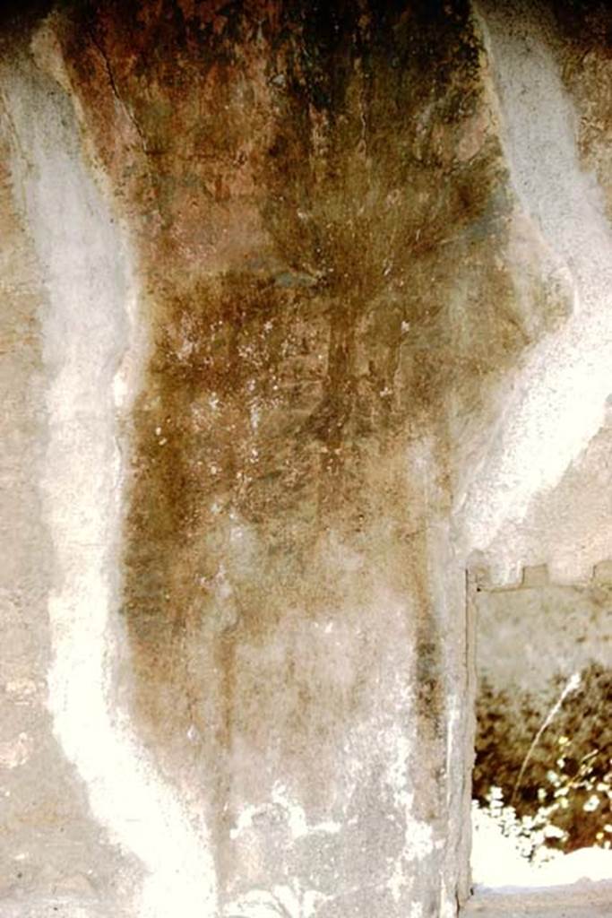 I.16.3 Pompeii. 1961. Detail of painted decoration on south wall, above the window.   
Photo by Stanley A. Jashemski
Source: The Wilhelmina and Stanley A. Jashemski archive in the University of Maryland Library, Special Collections (See collection page) and made available under the Creative Commons Attribution-Non Commercial License v.4. See Licence and use details.
J61f0315