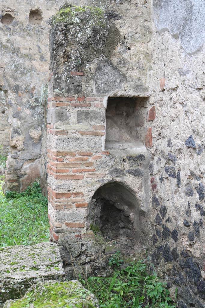 I.17.3 Pompeii. December 2018. 
Niches in south-west corner of shop-room. Photo courtesy of Aude Durand.