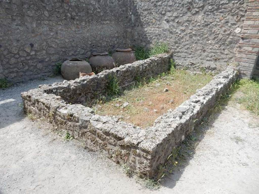 I.21.2 Pompeii. May 2017. Looking south-west across large vat/basin against west wall.  Photo courtesy of Buzz Ferebee.
