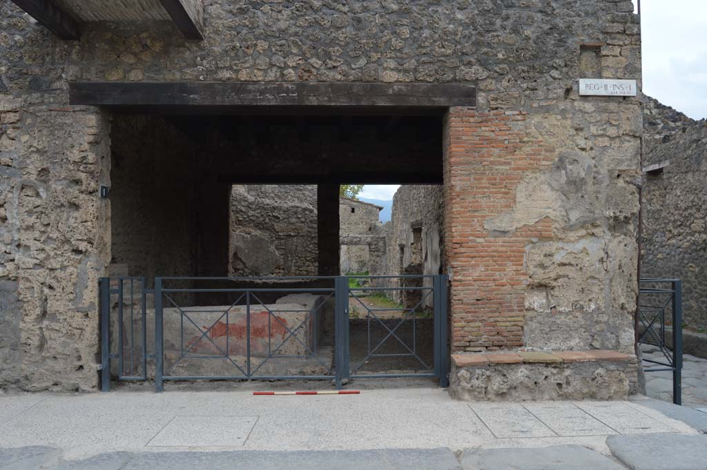 II.1.1 Pompeii. October 2017. Looking south towards entrance doorway. 
Foto Taylor Lauritsen, ERC Grant 681269 DÉCOR.