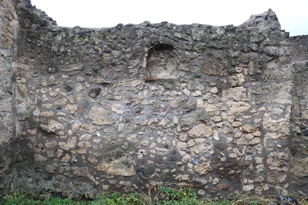 II.1.3 Pompeii. December 2018. Looking towards west wall of atrium, with niche. Photo courtesy of Aude Durand.