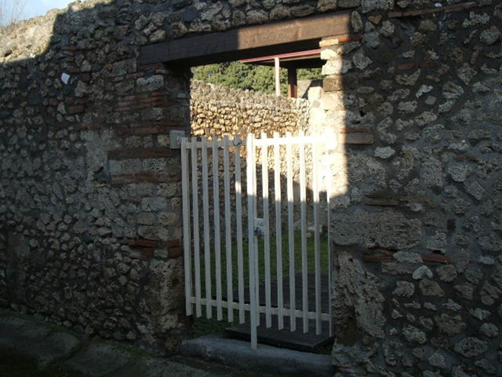 II.1.9 Pompeii.  December 2004. Entrance.