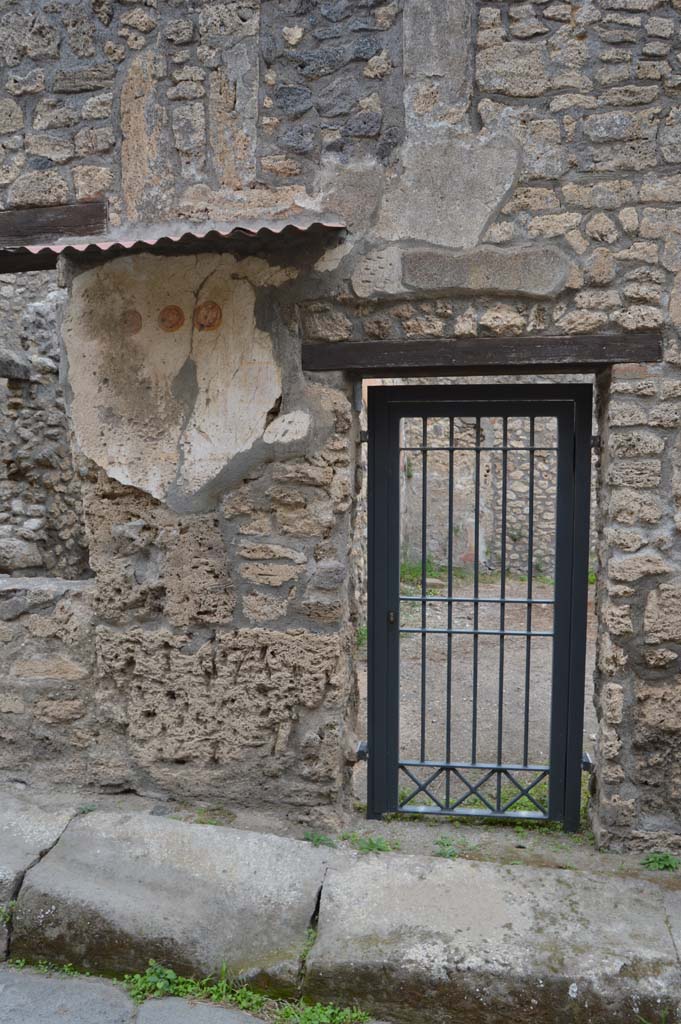 II.1.13 Pompeii. October 2017. Looking east to entrance doorway.
Foto Taylor Lauritsen, ERC Grant 681269 DÉCOR.