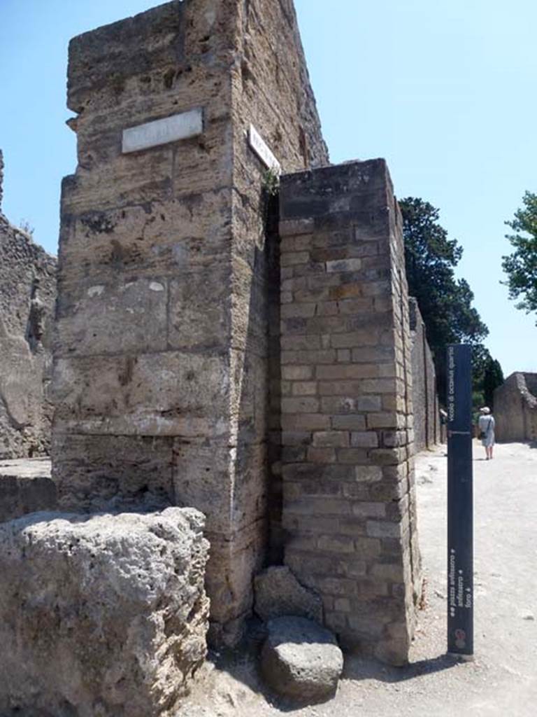 II.2.1 Pompeii. June 2012. Looking south to restored water column on side wall. Photo courtesy of Michael Binns.