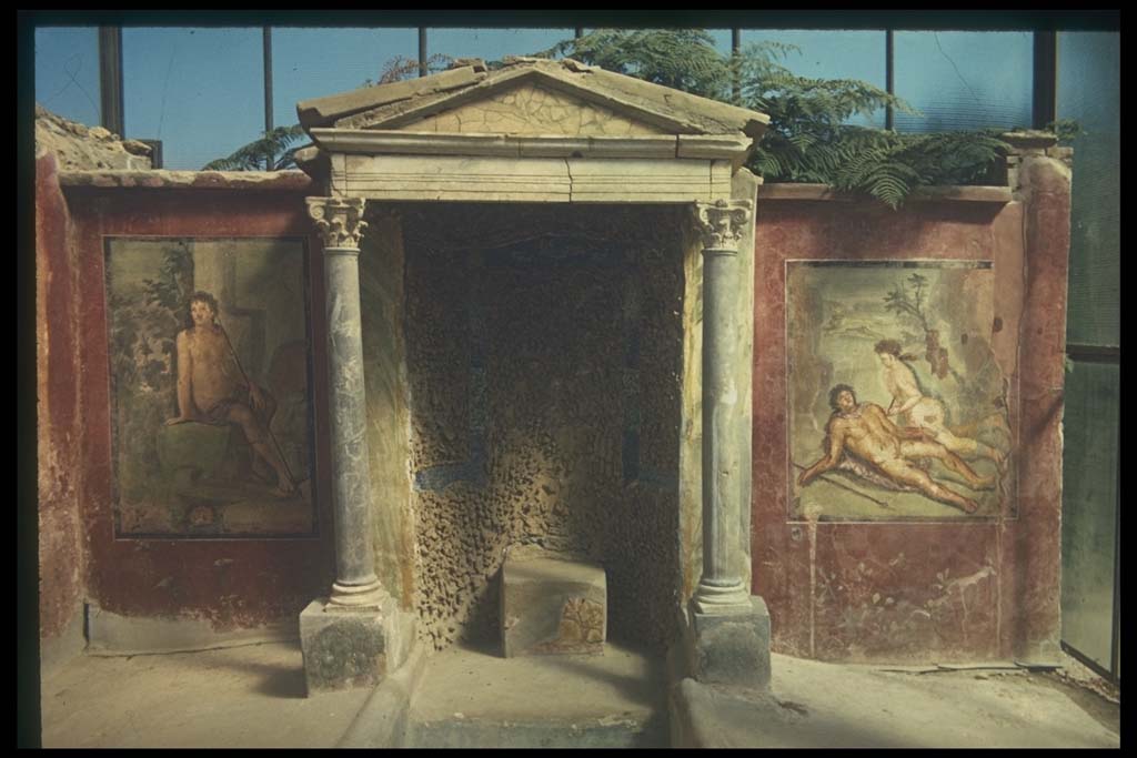 II.2.2 Pompeii. Room “k”, painting on east wall of summer dining room. 
Photographed 1970-79 by Günther Einhorn, picture courtesy of his son Ralf Einhorn.