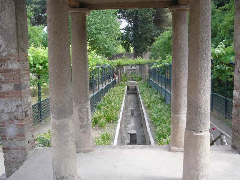 II.2.2 Pompeii. May 2011. Room “l”, garden. Looking south along lower euripus from north end of garden.
Photo courtesy of Buzz Ferebee.