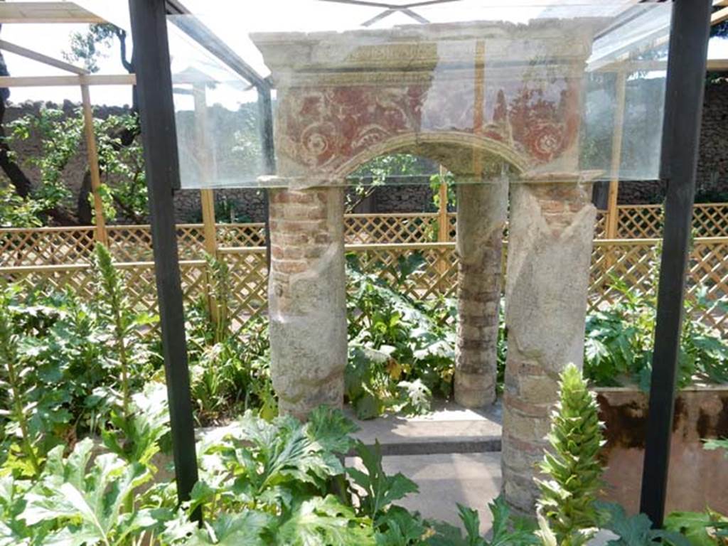 II.2.2 Pompeii. May 2016. Room “l”, garden. 
Looking west towards east side of small pavilion.
Photo courtesy of Buzz Ferebee.