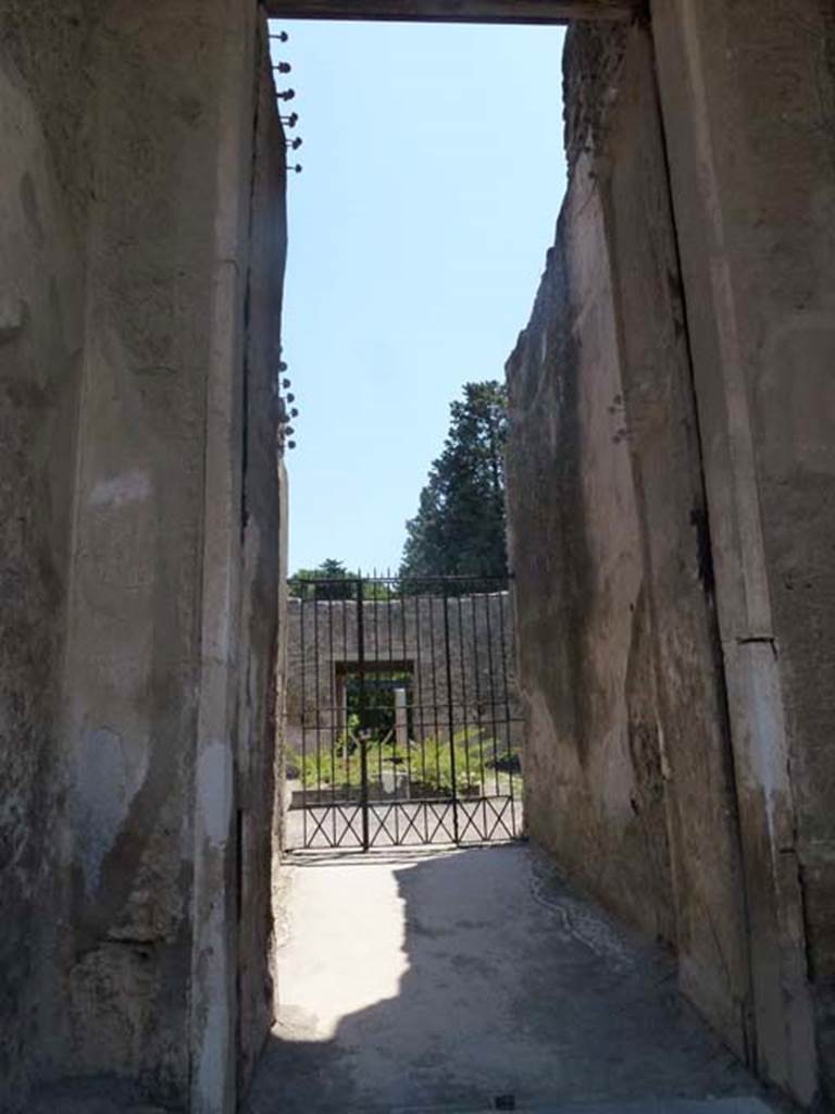 II.2.2 Pompeii. June 2012. Looking south across entrance corridor 1 into atrium 2.
Photo courtesy of Michael Binns.