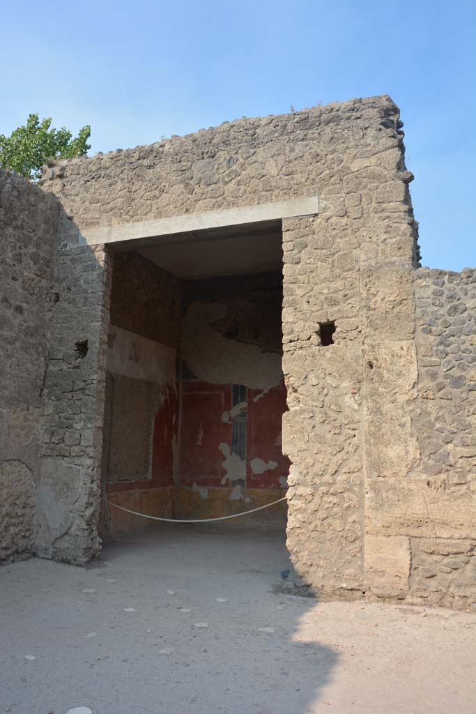 II.2.2 Pompeii. July 2017. Room “b”, looking south-west from atrium.
Foto Annette Haug, ERC Grant 681269 DÉCOR.