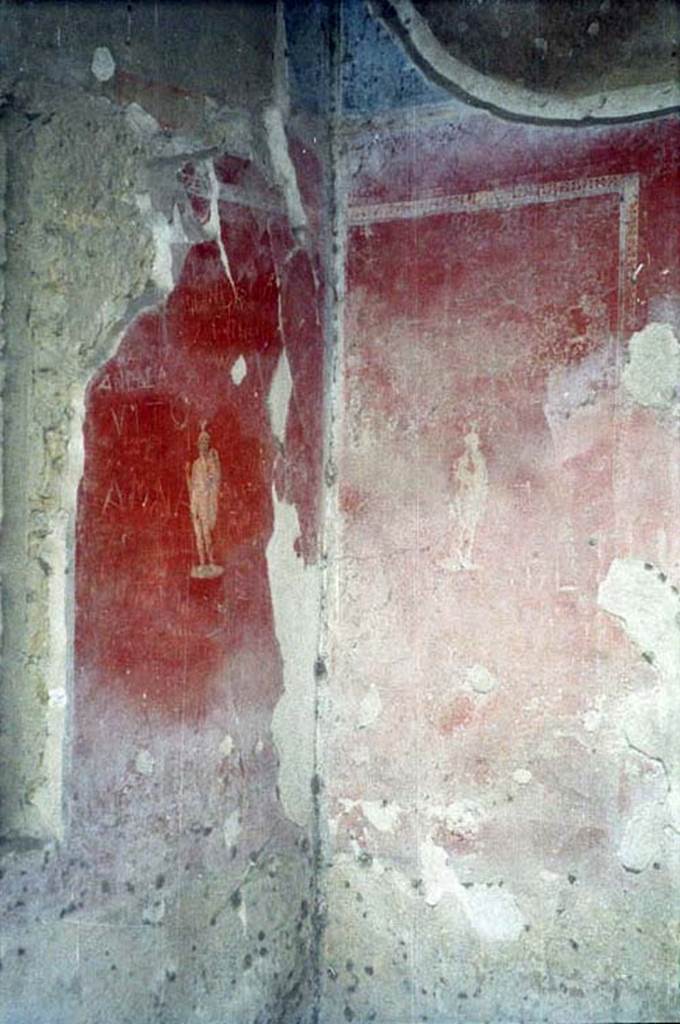 II.2.2 Pompeii. July 2011. Room “b”, south-west corner of ala. Photo courtesy of Rick Bauer.