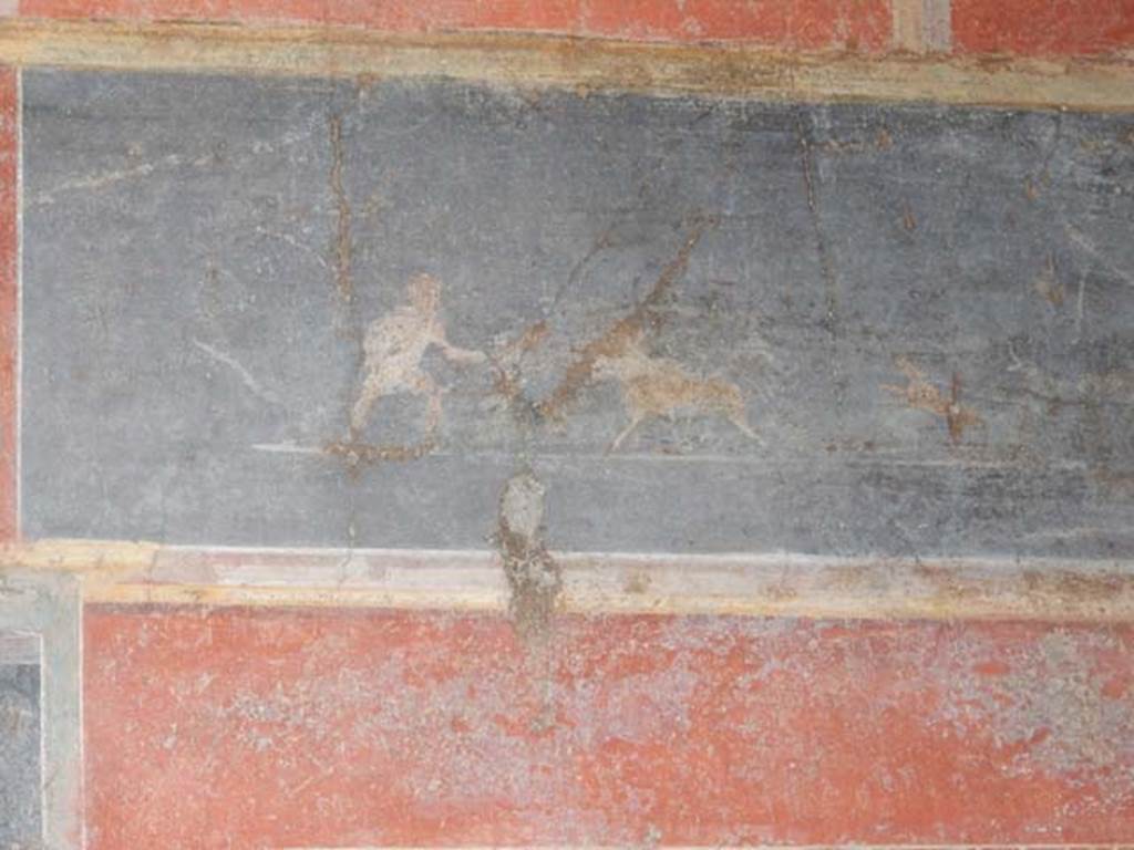 II.2.2 Pompeii. May 2016. Room “b”, detail of painted frieze from west wall. Photo courtesy of Buzz Ferebee.