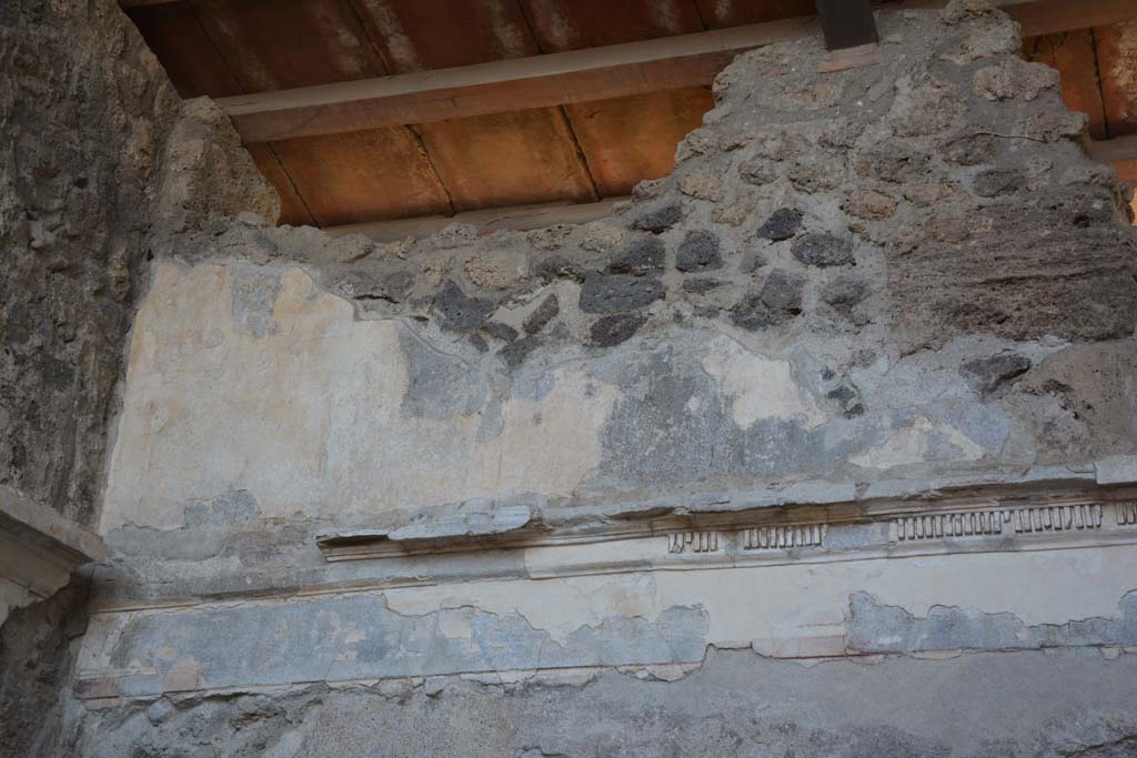 II.2.2 Pompeii. July 2017. Room 3, upper east wall at north end.
Foto Annette Haug, ERC Grant 681269 DÉCOR.