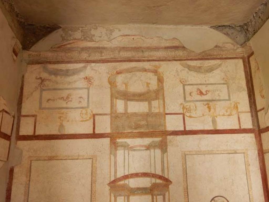 II.2.2 Pompeii. May 2016. Room “d”, upper west wall. Photo courtesy of Buzz Ferebee.