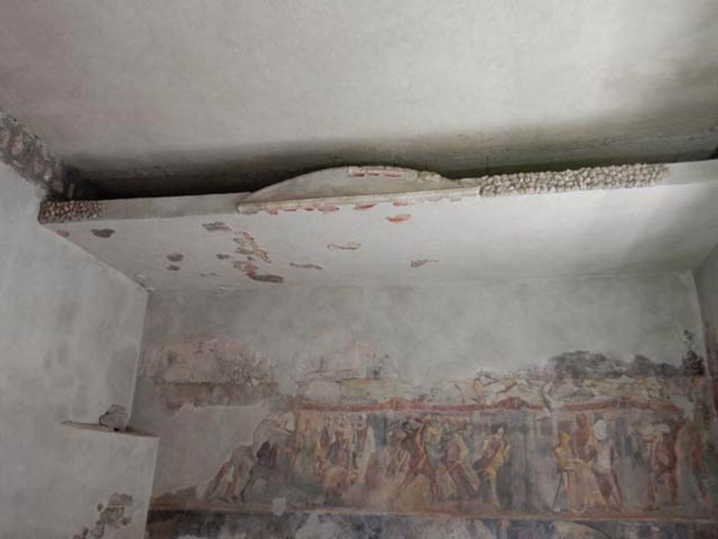 II.2.2 Pompeii. May 2016. Room “h”, looking east to stucco on ceiling.
Photo courtesy of Buzz Ferebee.