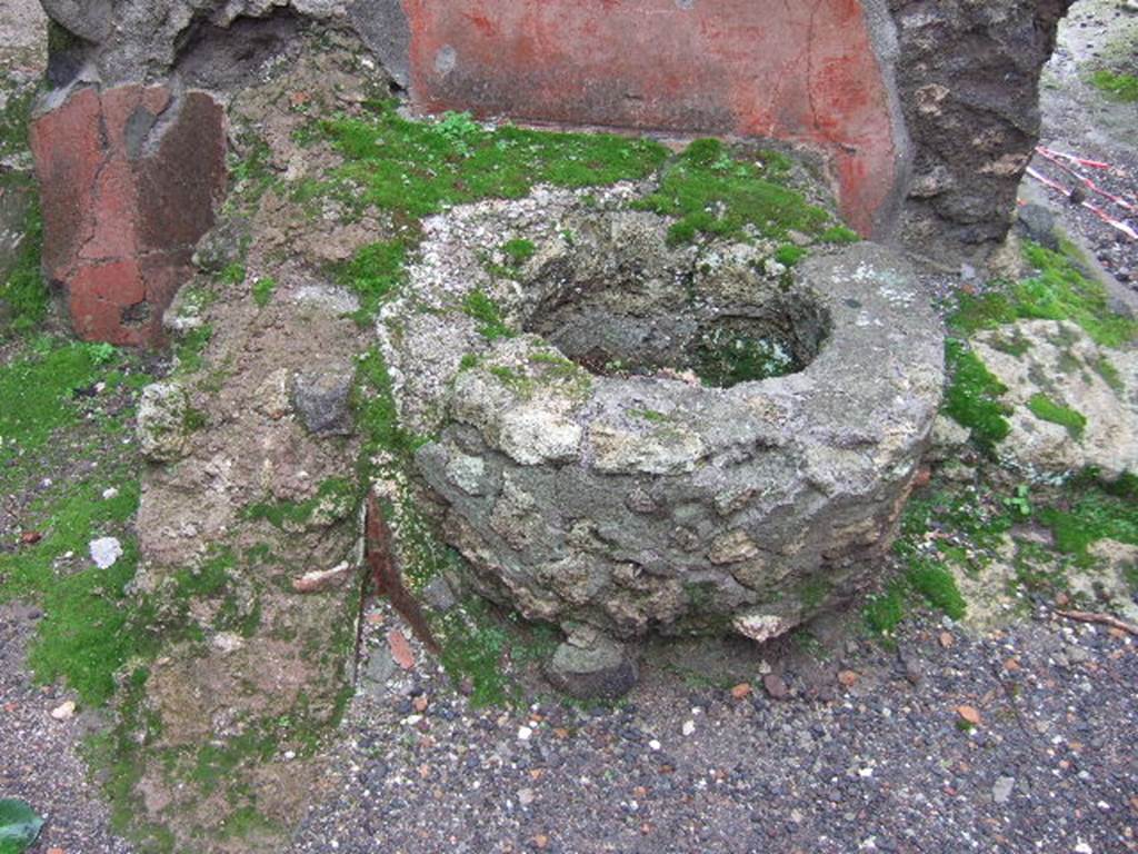 II.2.3 Pompeii. December 2005. Cistern mouth near south wall.