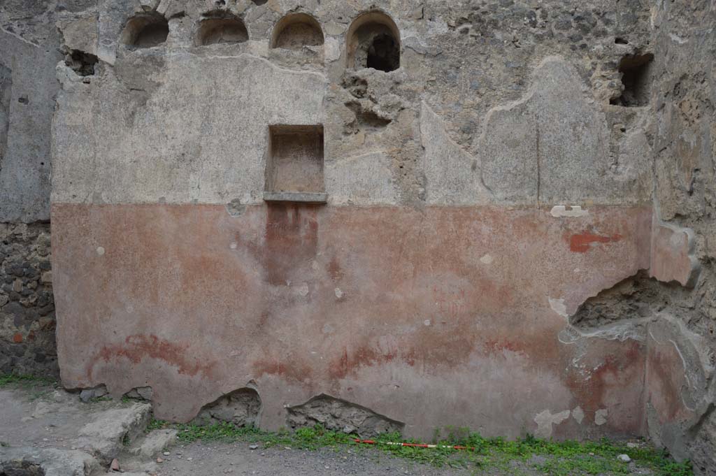 II.2.3 Pompeii. October 2017. Looking towards west wall with niches. 
Foto Taylor Lauritsen, ERC Grant 681269 DÉCOR.
