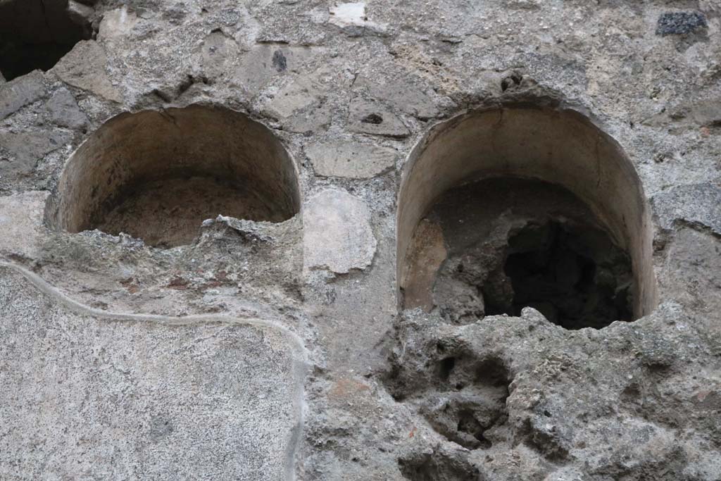 II.2.3 Pompeii. December 2018. Detail of niches set into upper west wall at north end. Photo courtesy of Aude Durand.