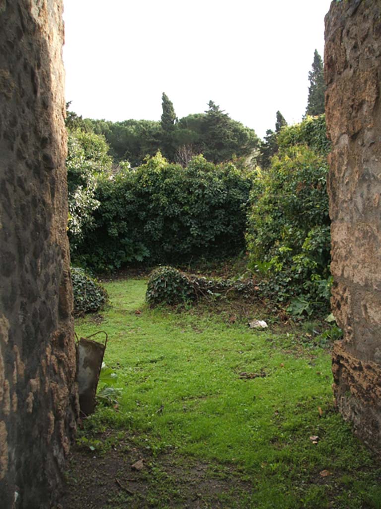 II.2.4 Pompeii. December 2004. 
Entrance corridor 1 and 2, leading south to portico and peristyle garden 4.