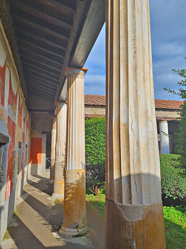 II.3.3 Pompeii. March 2024. 
Room 11, looking north along west portico. Photo courtesy of Giuseppe Ciaramella.