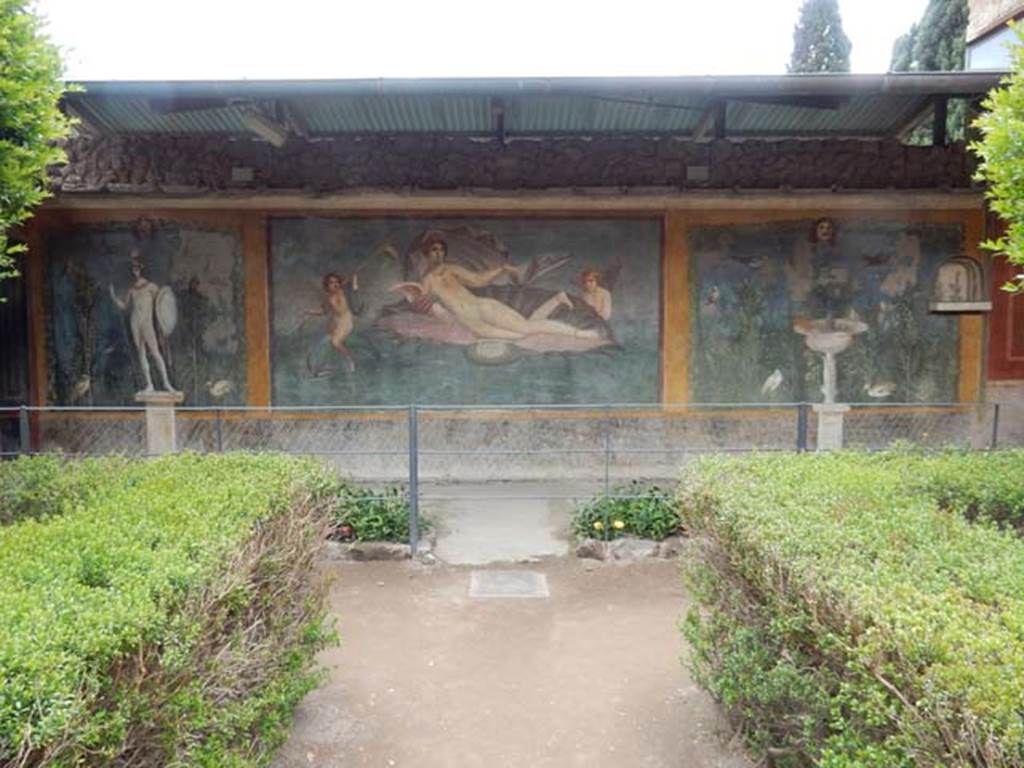 II.3.3 Pompeii. May 2016. Looking towards painted south wall in garden. Photo courtesy of Buzz Ferebee.