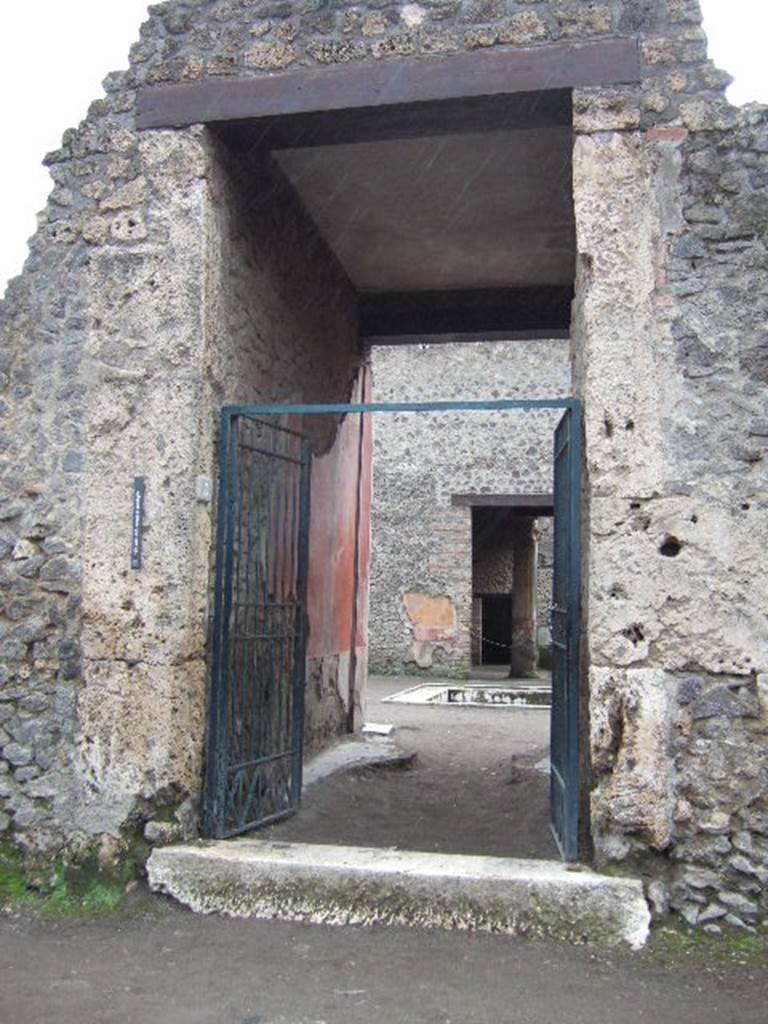 II.3.3 Pompeii.  December 2004.  Entrance.