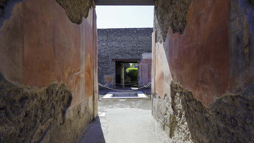 II.3.3 Pompeii, August 2021. Room 1, looking south from entrance corridor across atrium. Photo courtesy of Robert Hanson.