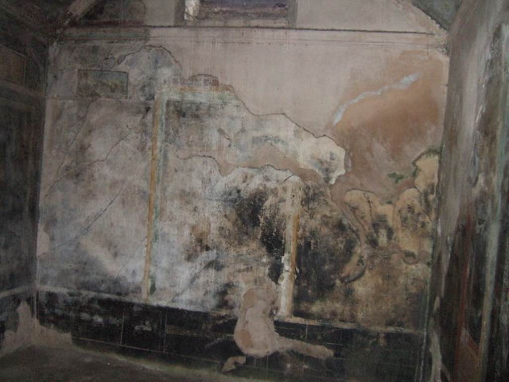 II.3.3 Pompeii.   December 2005.  Room 6.  Triclinium.  West wall.