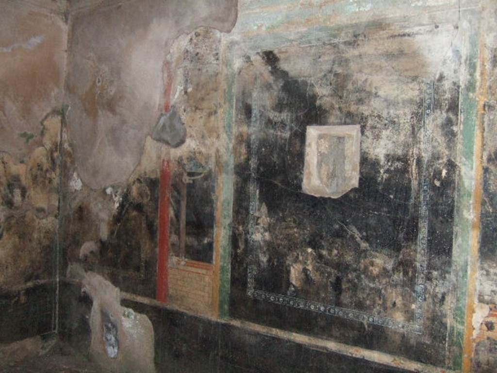 II.3.3 Pompeii.  December 2005.  Room 6.  Triclinium.  North wall.