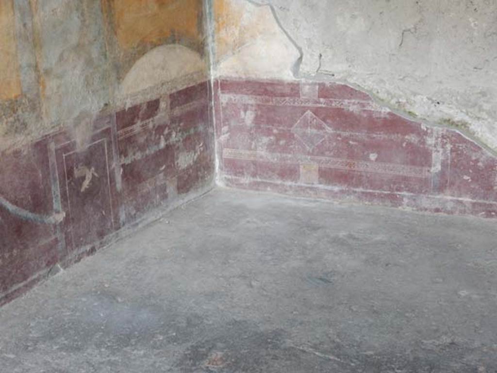 II.3.3 Pompeii. May 2016. Room 9, zoccolo in north-east corner. Photo courtesy of Buzz Ferebee.