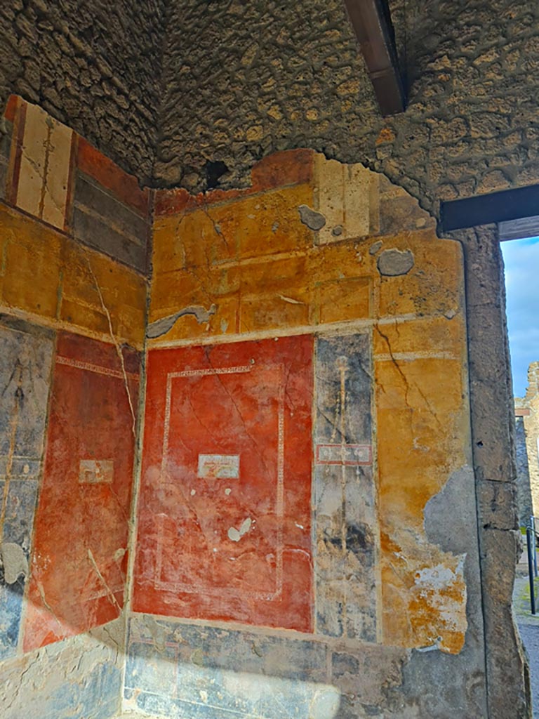 II.3.3 Pompeii. March 2024. 
Room 11, looking towards north wall of north portico. Photo courtesy of Giuseppe Ciaramella.