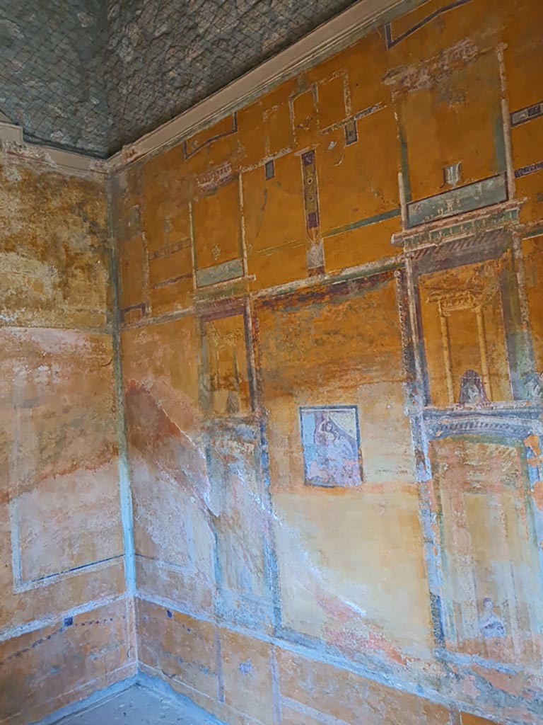 II.3.3 Pompeii. March 2024. 
Room 12, north-west corner and north wall. Photo courtesy of Giuseppe Ciaramella.