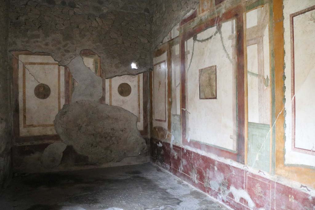 II.3.3 Pompeii. December 2018.  
Room 4, looking towards east wall, south-east corner, and south wall of cubiculum. Photo courtesy of Aude Durand.