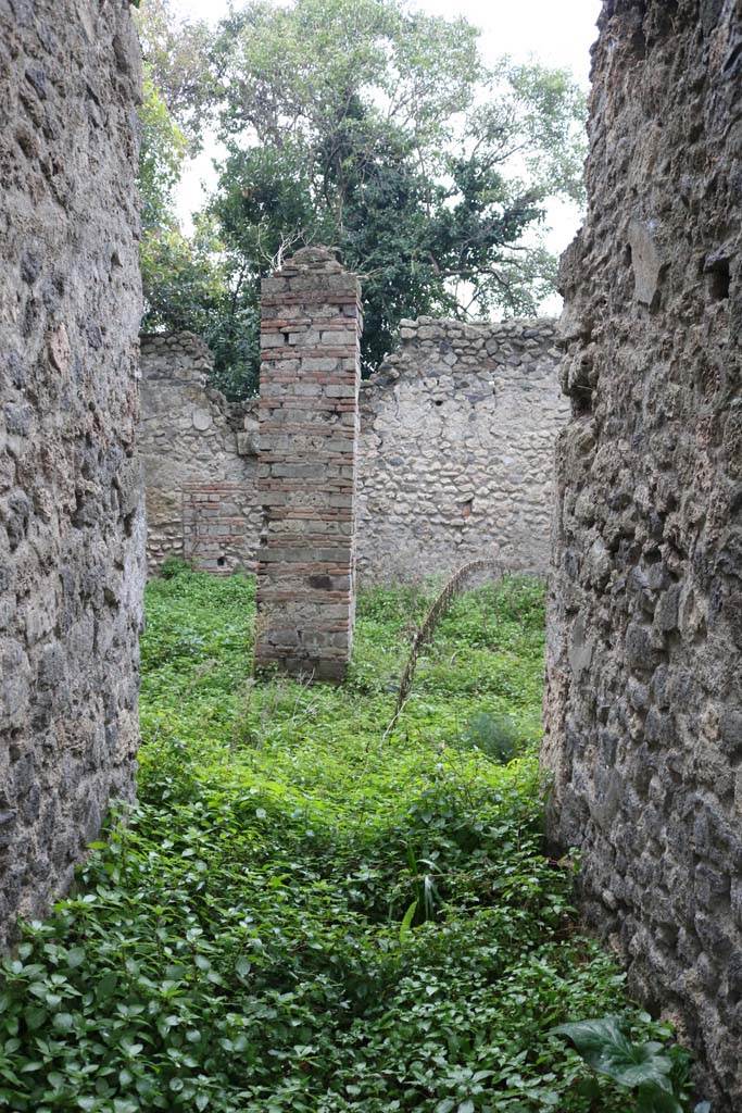 II.3.8 Pompeii. September 2018. 
Looking north towards atrium area, from entrance corridor. Photo courtesy of Aude Durand.