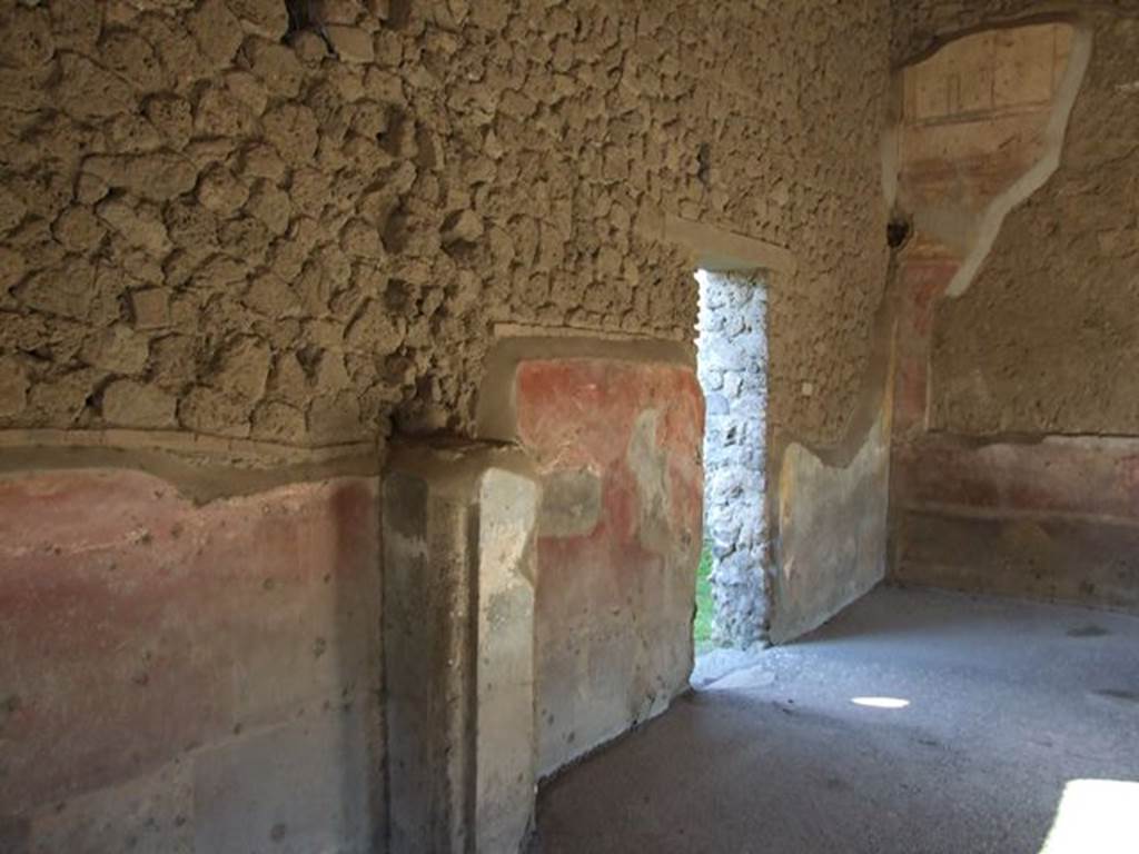 II.4.3 Pompeii.  December  2006.  East wall of the atrium, site the “Forum Frieze” which is now in Naples Archaeological Museum.
